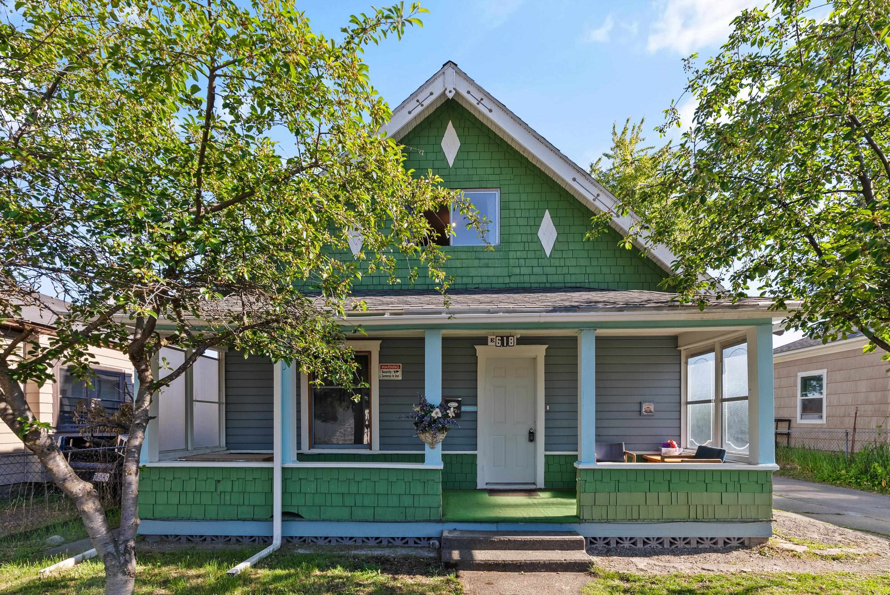 Property Photo: 618 E Broad Ave WA 99207