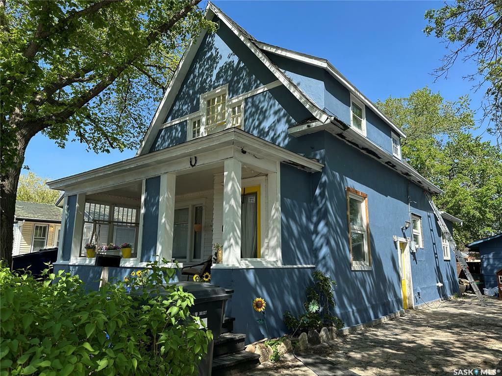 Property Photo: 118 9th Street SK S4H 1E7