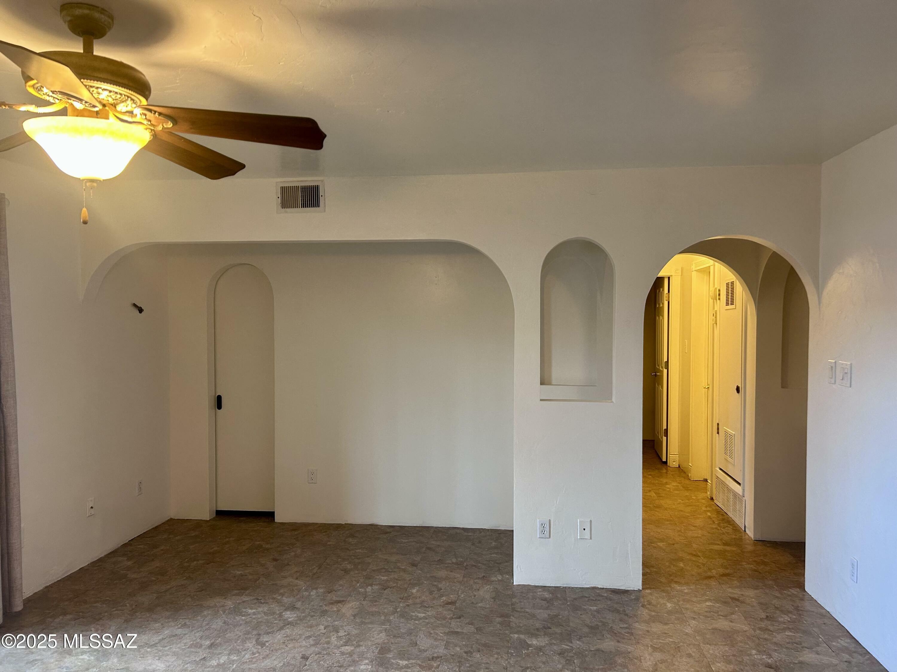 Property Photo: 6335 N Barcelona Lane 713 AZ 85704