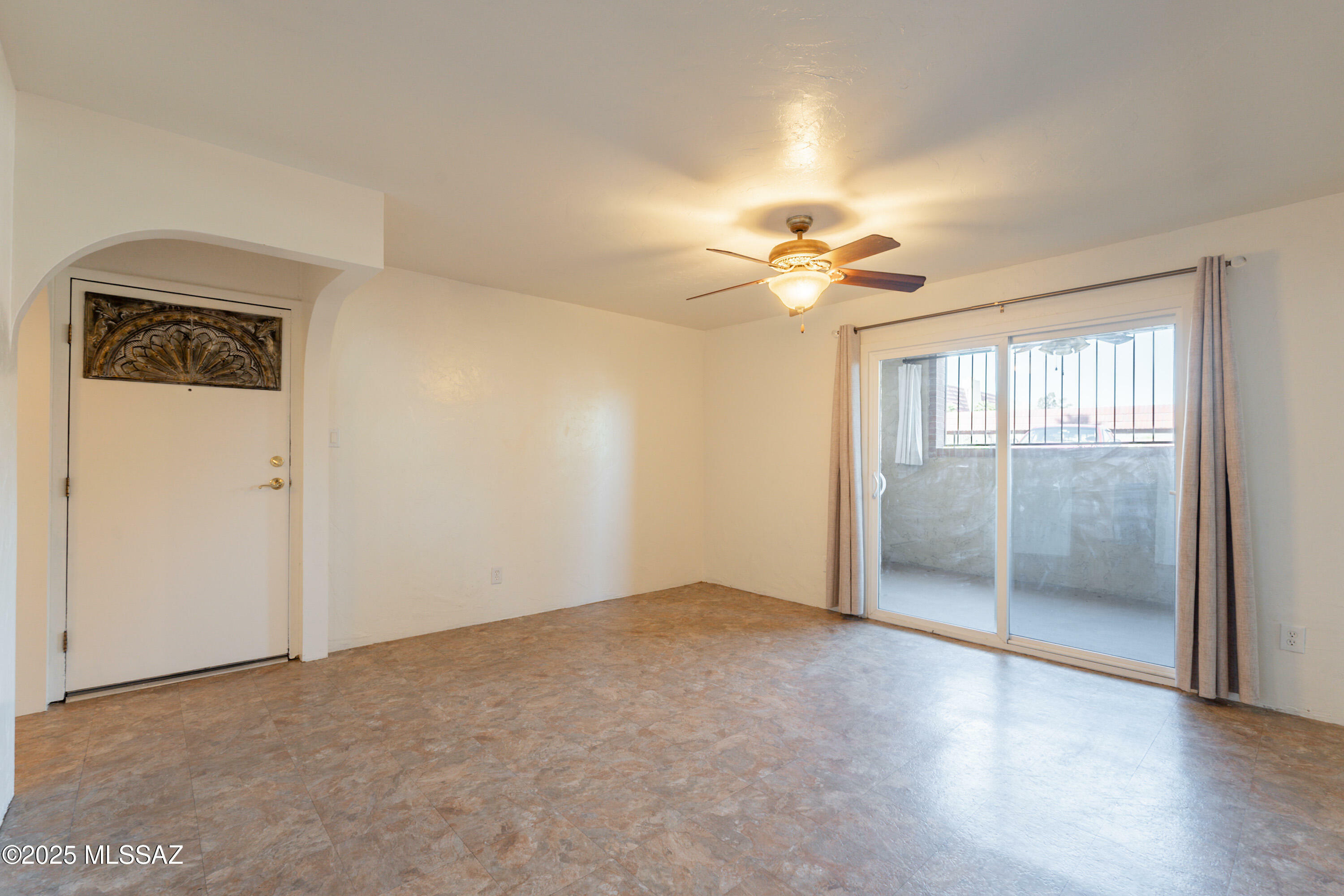 Property Photo: 6335 N Barcelona Lane 713 AZ 85704