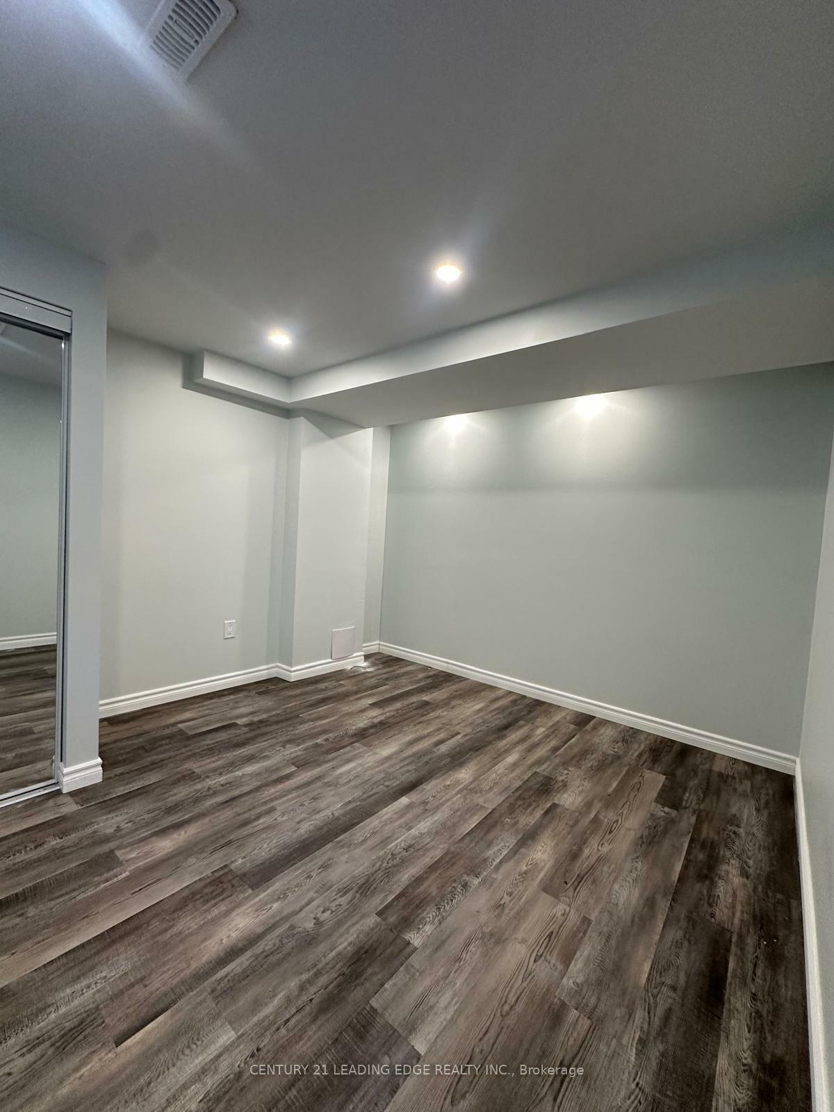 Photo de la propriété: 1506 Reesor Court Bsmt ON L1X 2M9