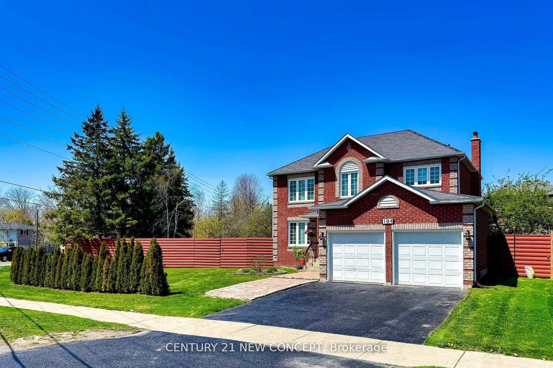 Property Photo:  184 Gwendolyn Boulevard  ON L4P 3V7 
