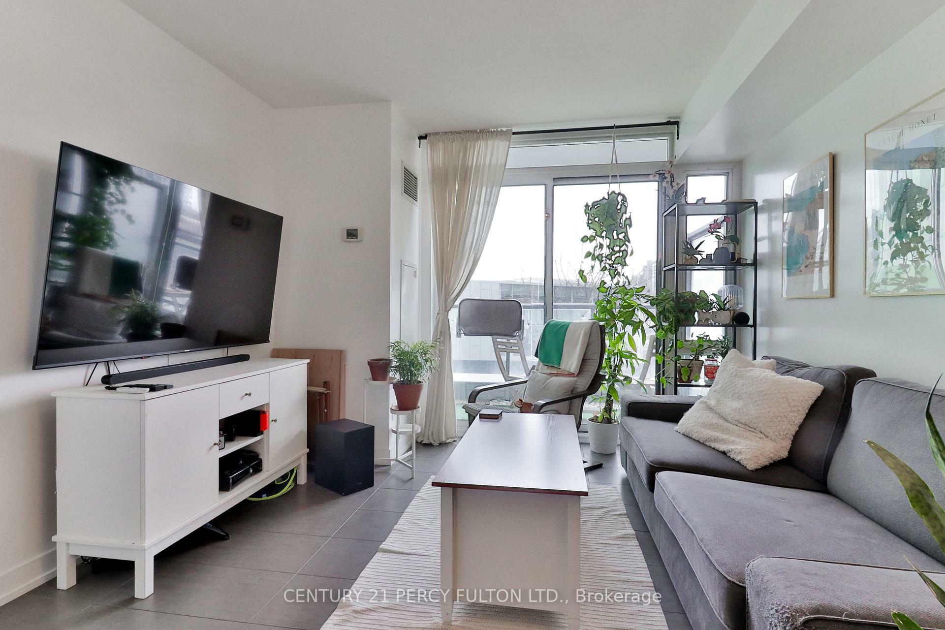 Property Photo: 170 Fort York Boulevard 201 ON M5V 0E6
