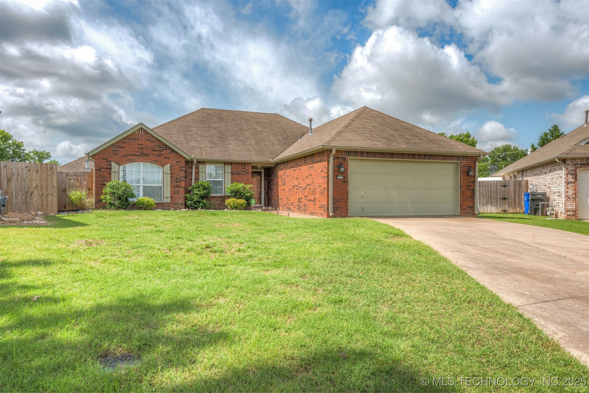 Property Photo: 4736 S 194th OK 74014
