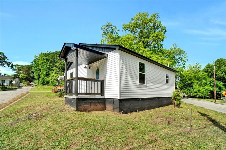 Property Photo: 404 Short Street SC 29624