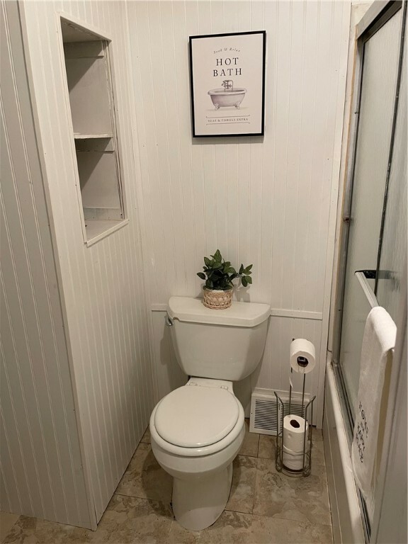 Property Photo:  309 Delaware  PA 15137 