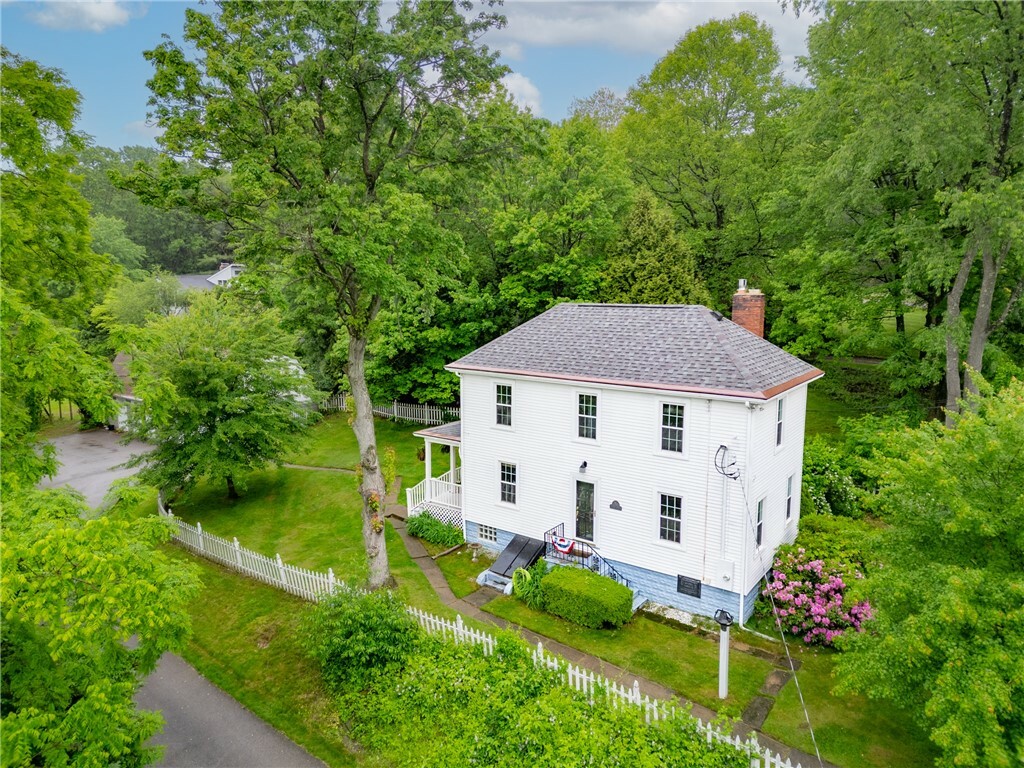 Property Photo:  461 Manor Rd  PA 15090 