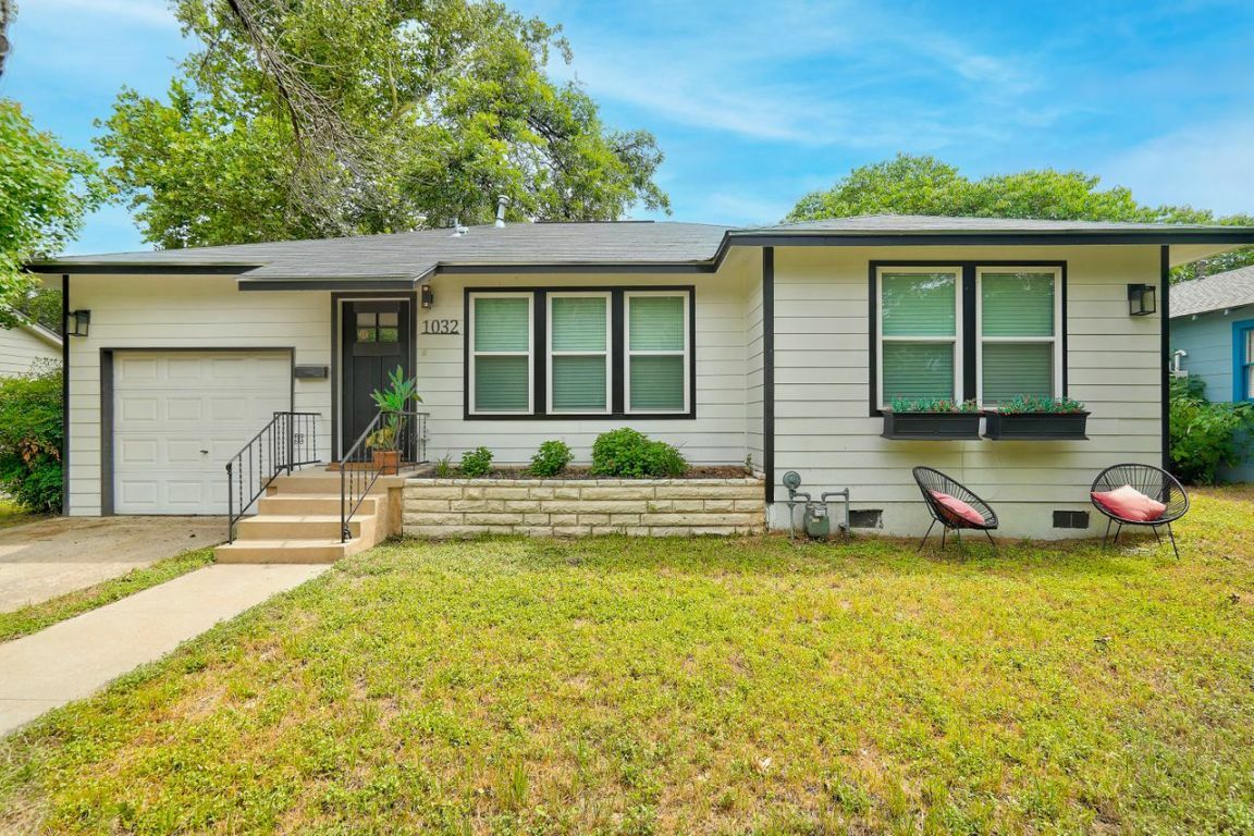 Property Photo: 1032 E 43rd Street TX 78751