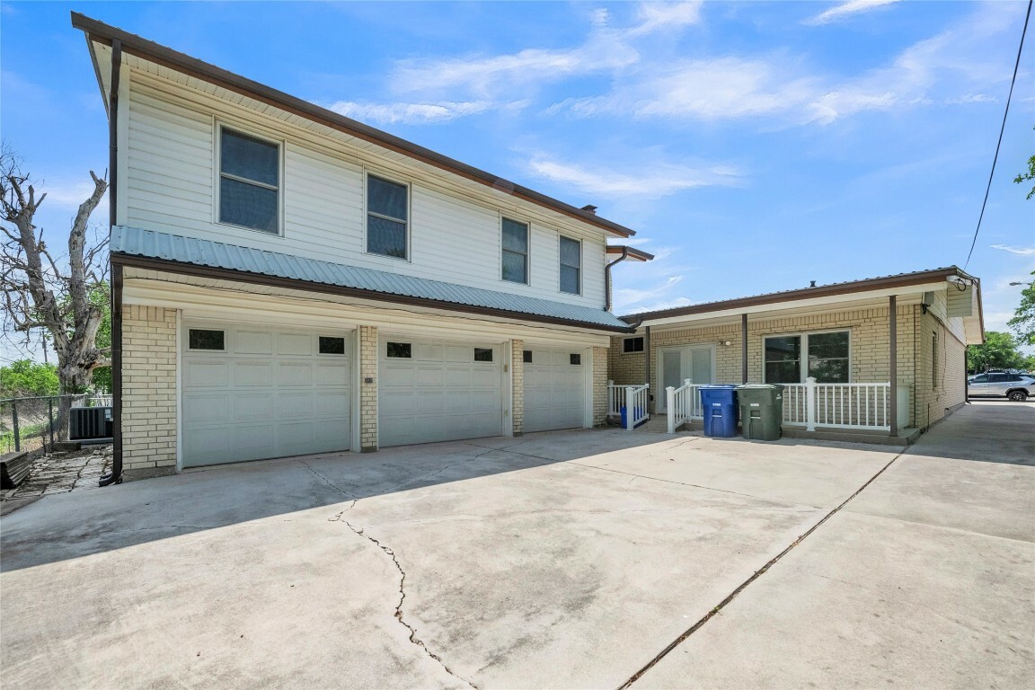 Property Photo: 1009 Robertson Avenue TX 76522
