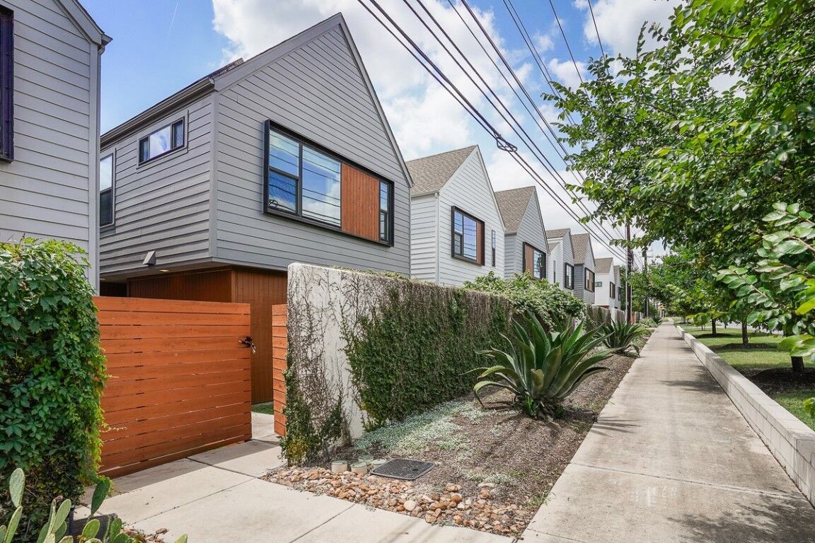 Property Photo:  4020 Airport Boulevard 9  TX 78722 