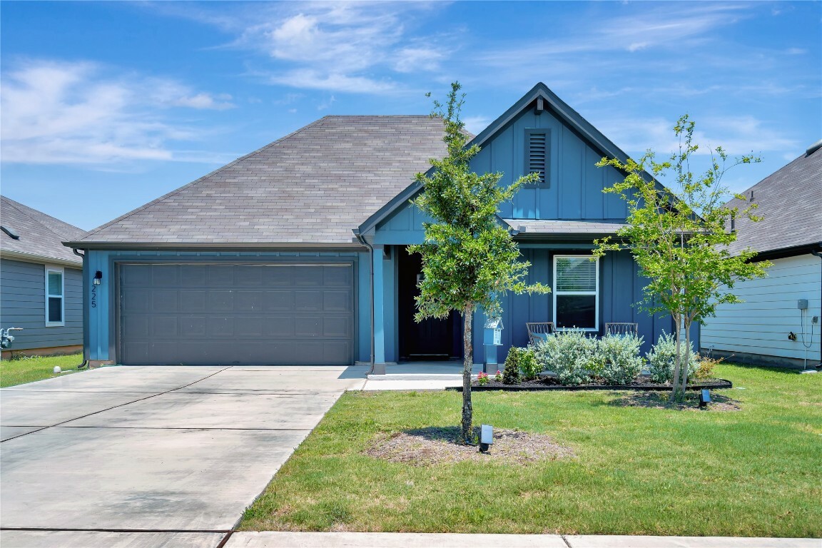 Property Photo: 225 Sweetwater Creek Lane TX 78634