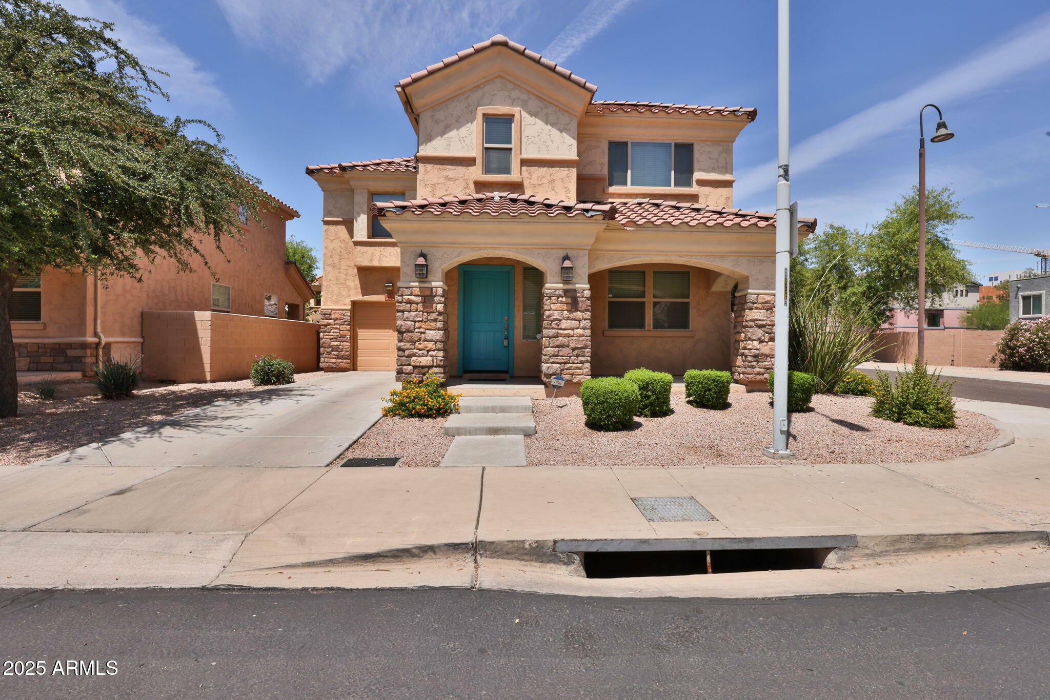 Property Photo: 1416 S Terrace Road AZ 85281