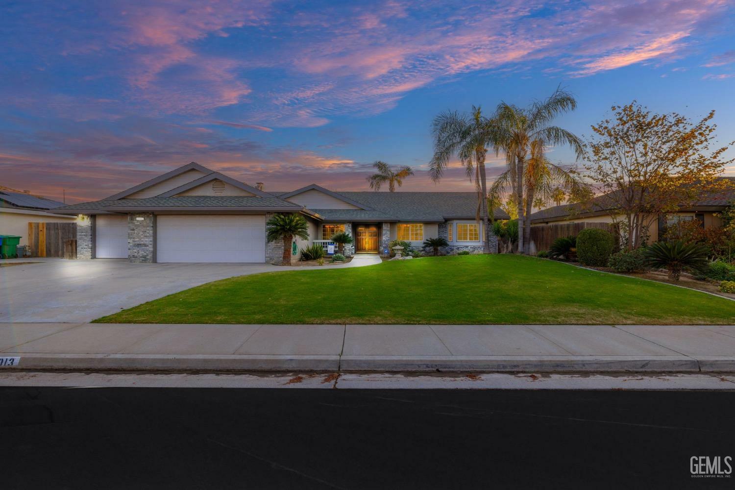 Property Photo: 14013 Laverton Avenue CA 93314