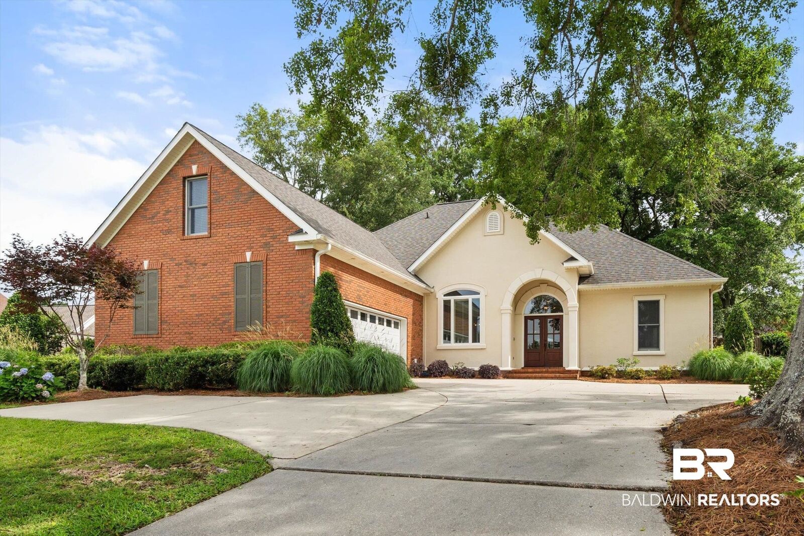 Property Photo: 19246 Fairfax Drive AL 36532