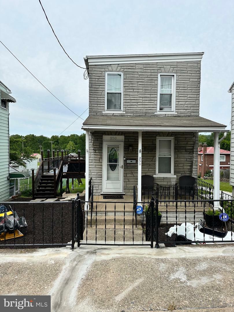 Property Photo:  250 N 3rd Street  PA 19526 