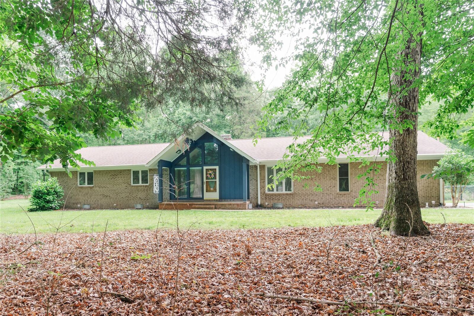 Property Photo: 1565 Earnhardt Road NC 28146