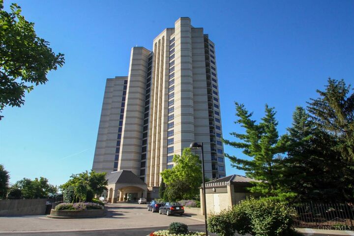 1201 Edgecliff Place  Cincinnati OH 45206 photo
