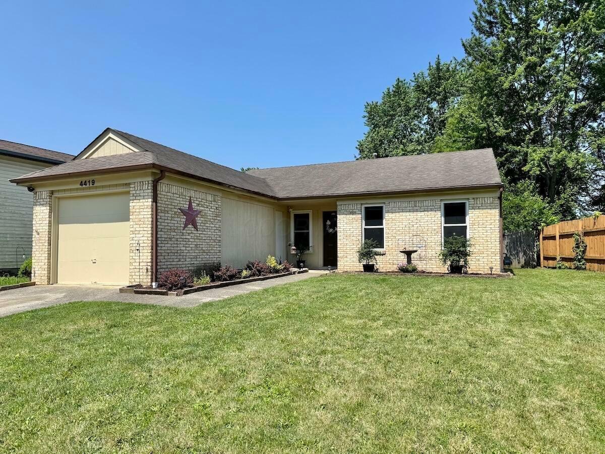 Property Photo: 4419 Trindel Way OH 43231