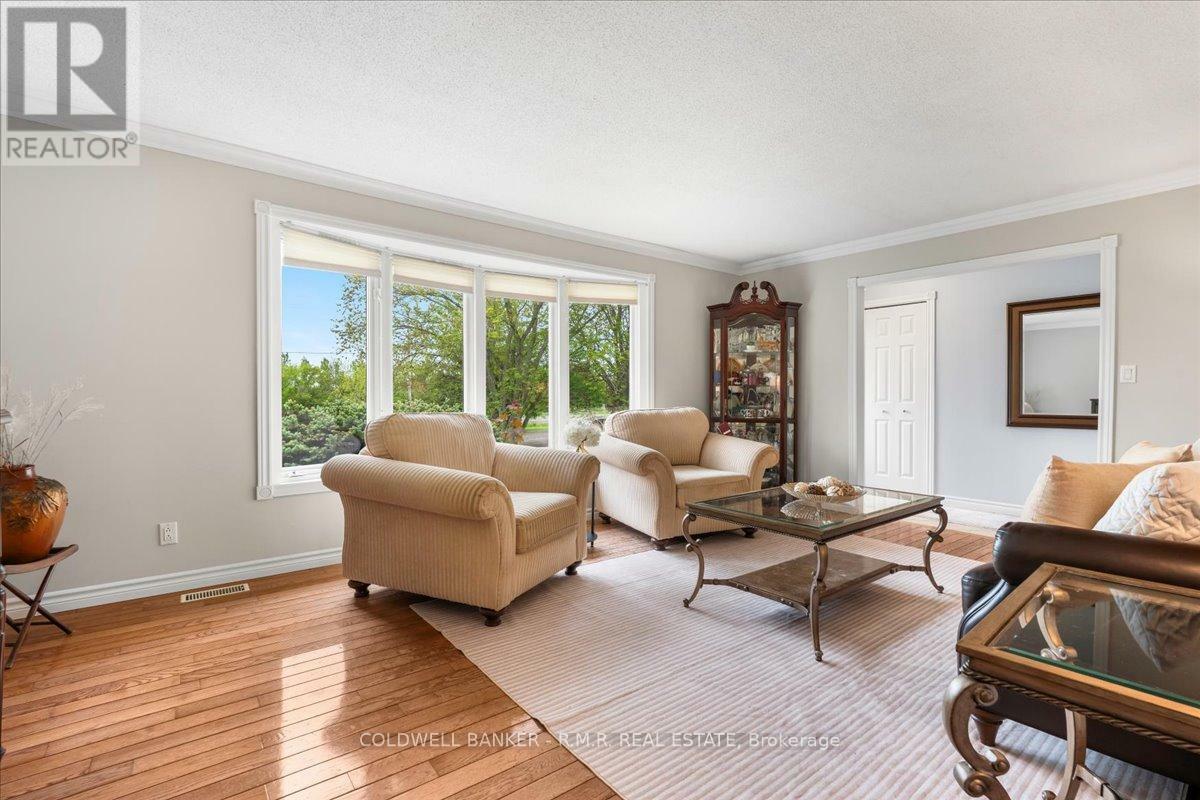 Property Photo:  790 Hamilton Road  ON K8N 4Z5 