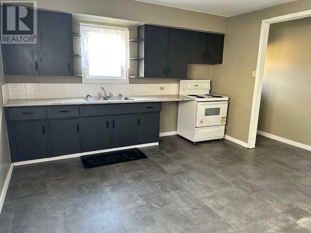 Property Photo: 325 Willow Street BC V2B 4C8