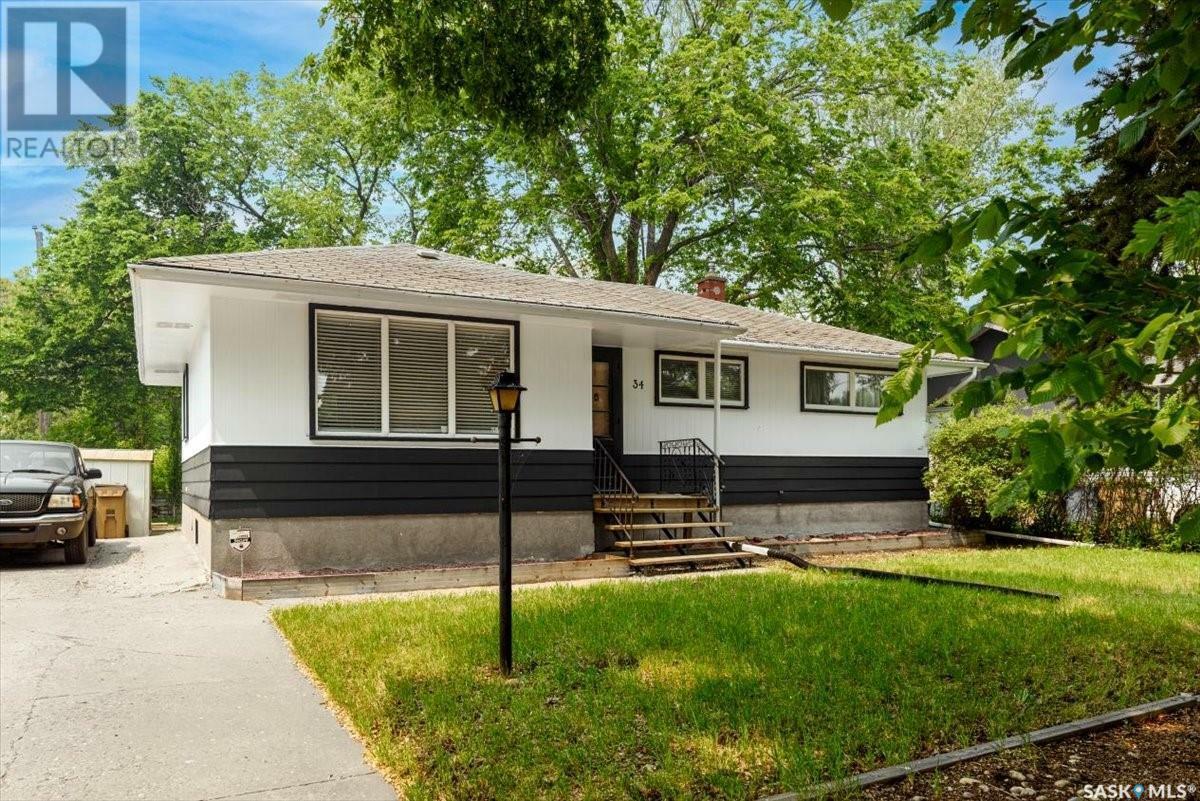 Property Photo:  34 Maclean Street  SK S4R 4T7 