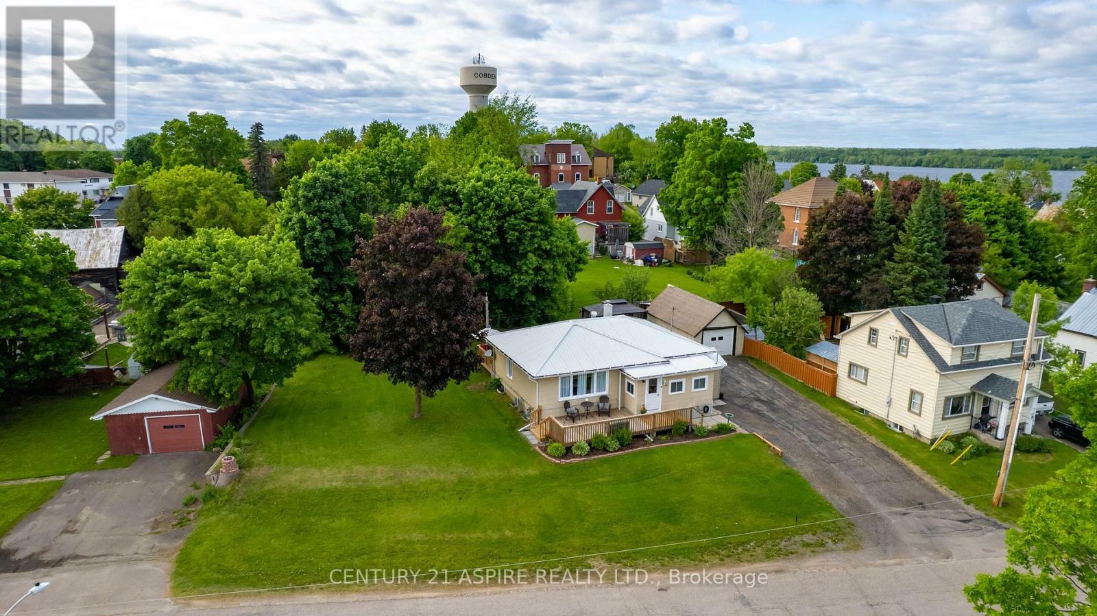 Photo de la propriété: 16 Dixon Street ON K0J 1K0