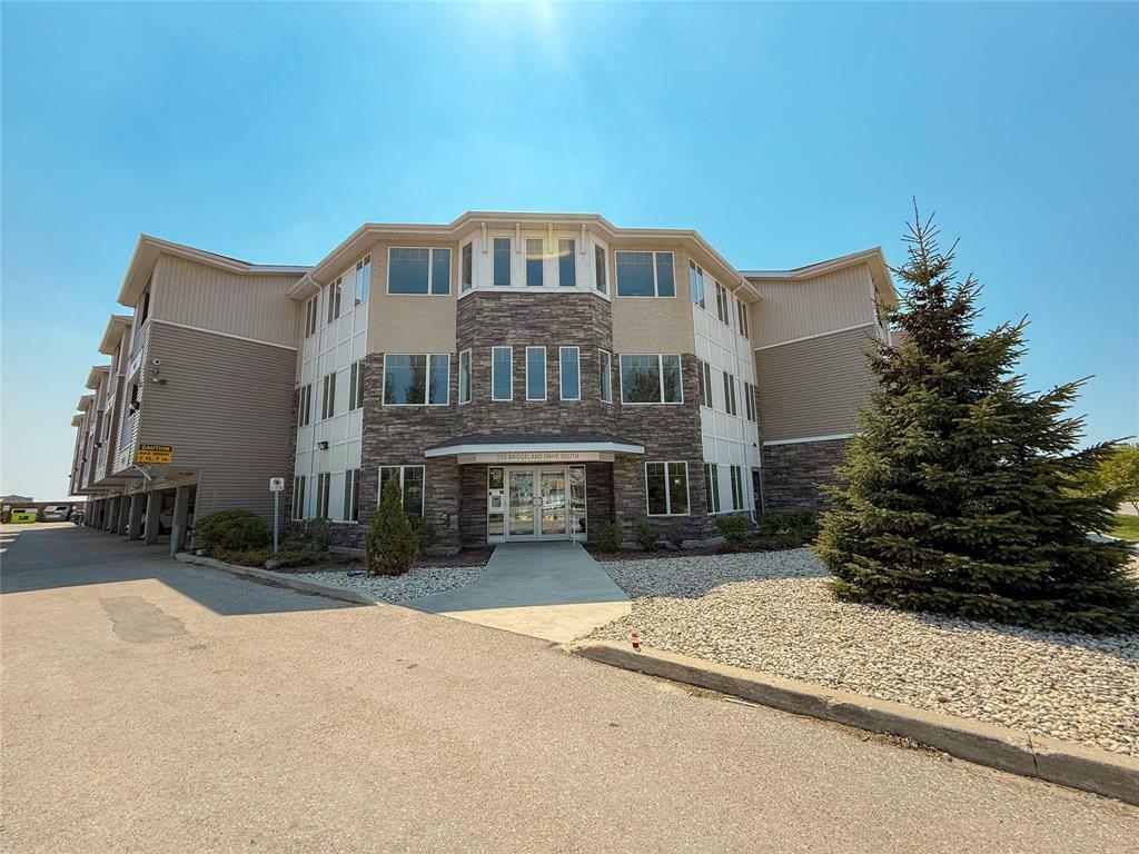 235 Bridgeland Drive  Winnipeg MB R3Y 0H4 photo