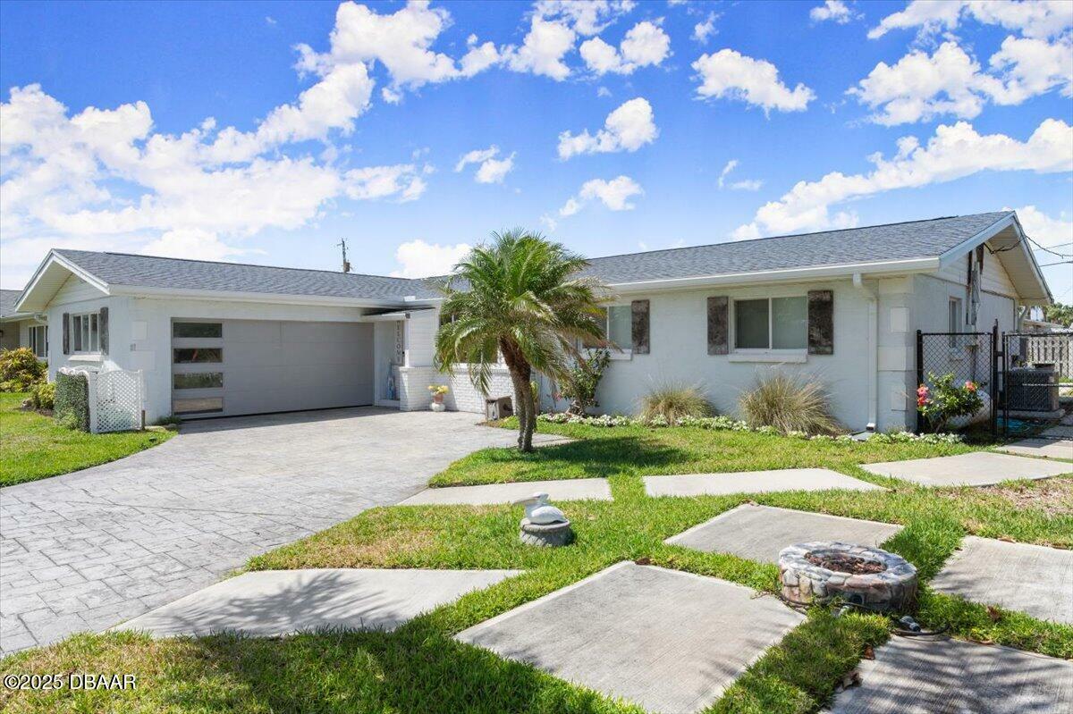 Property Photo: 217 Royal Dunes Circle FL 32176