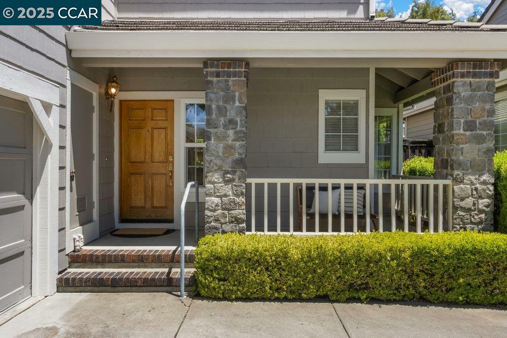 Property Photo: 321 Saclan Ter CA 94517