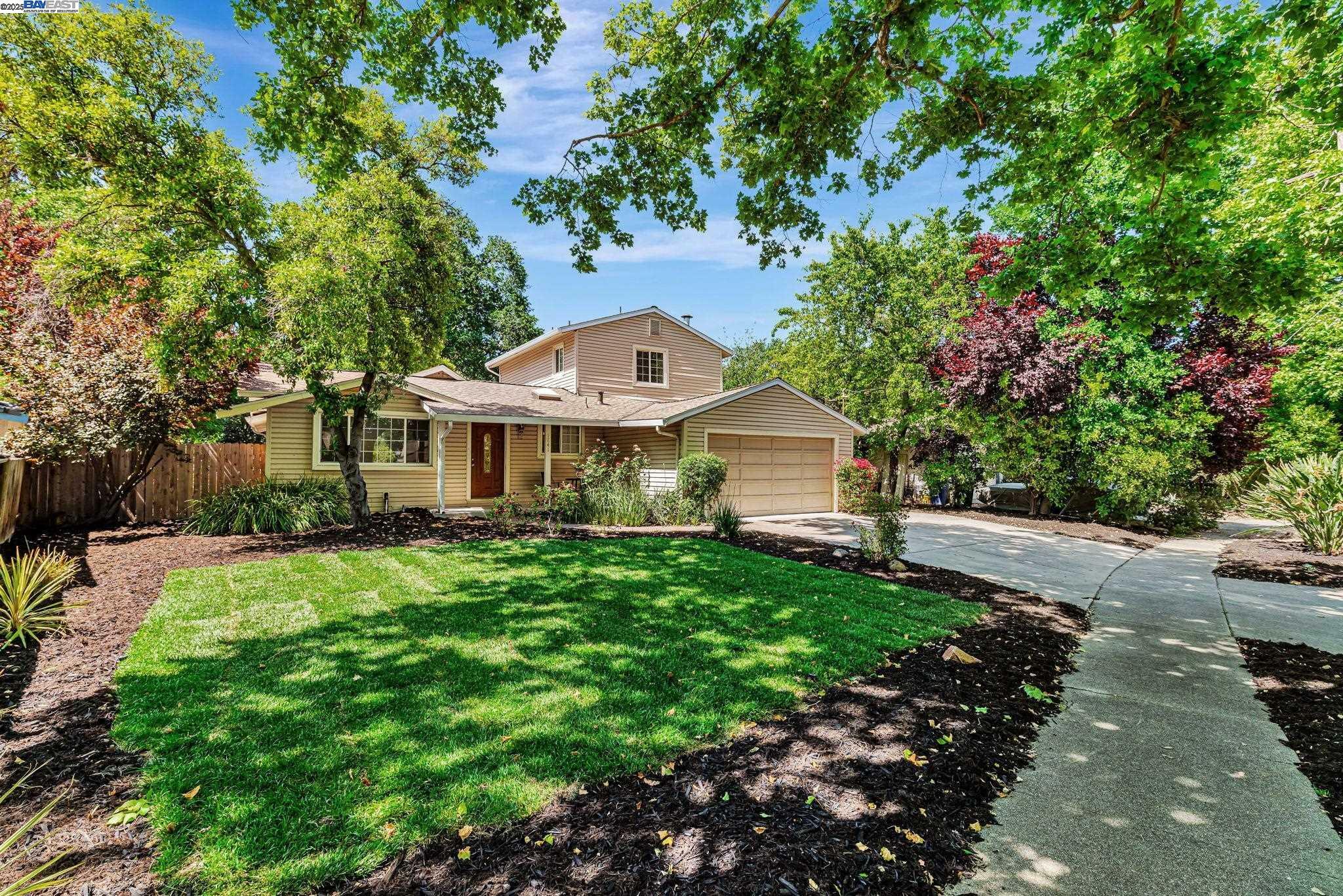 Property Photo: 1841 Gilardy Dr CA 94518