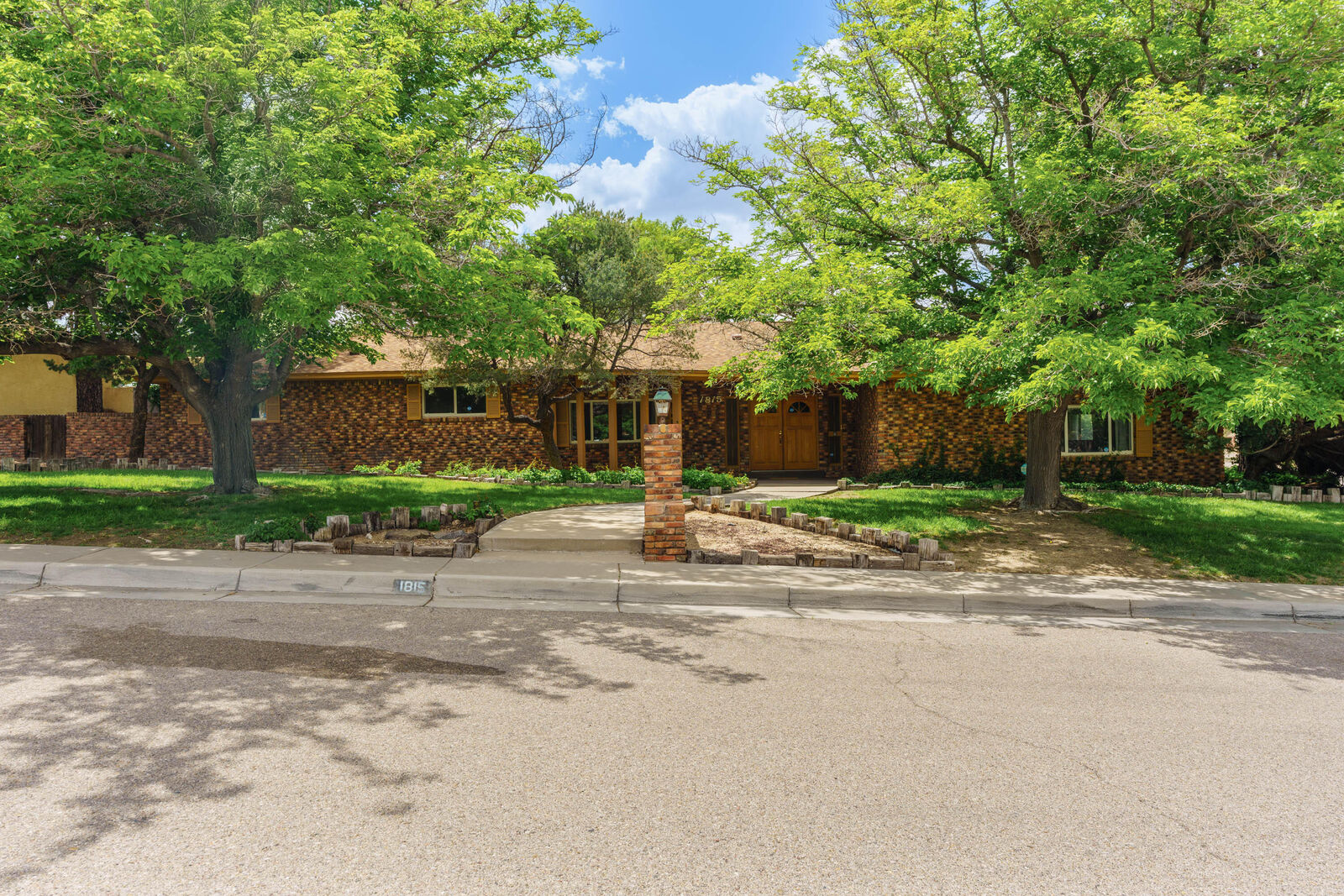 Property Photo: 1815 Newton Place NE NM 87106