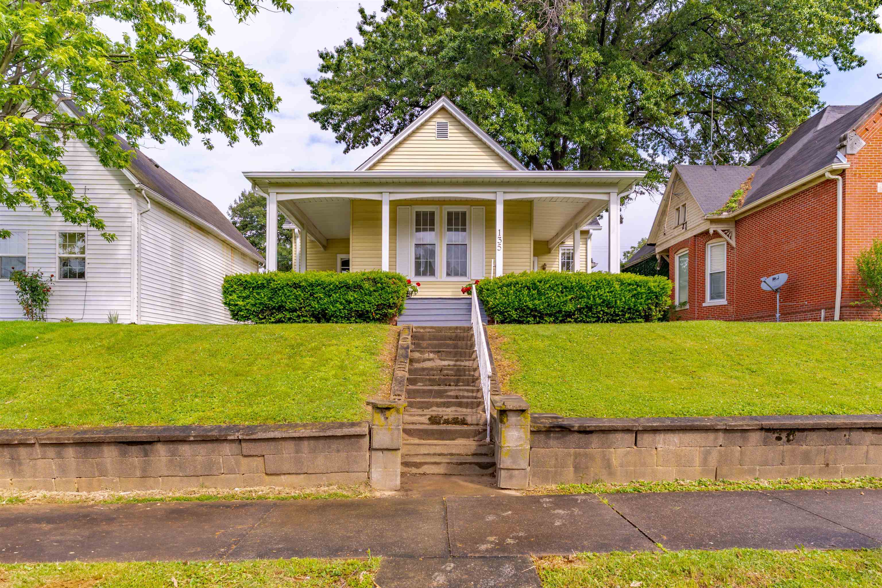 Property Photo: 135 S Alvasia Street KY 42420