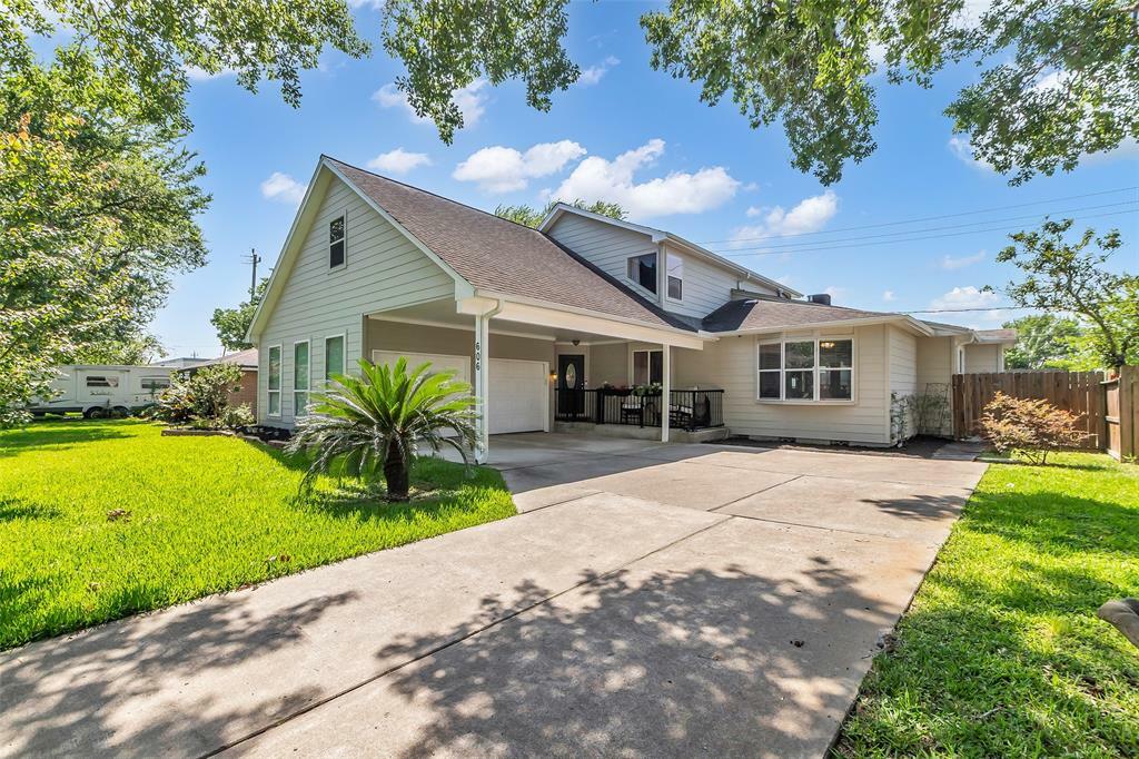 Property Photo: 606 Packer Court TX 77598