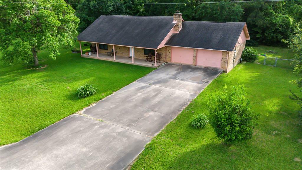 Property Photo: 690 Lakeview Drive Loop TX 77331