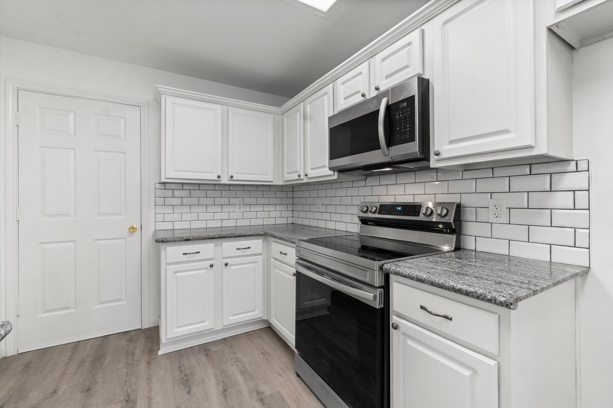 Property Photo: 122 S Walden Elms Circle TX 77382