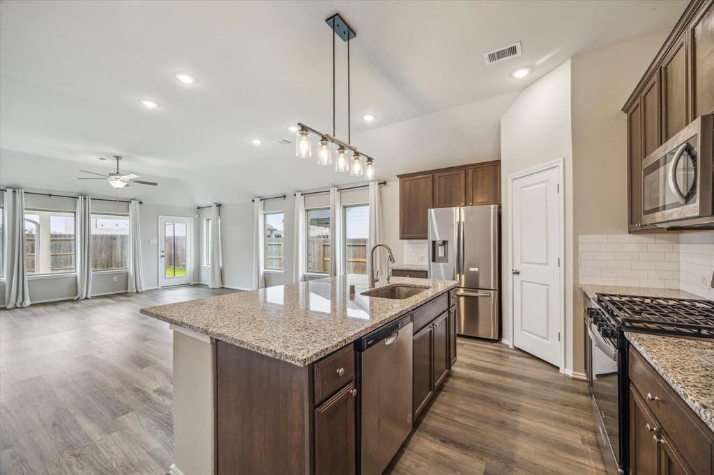 Property Photo:  3400 Acacia Grove Lane  TX 77386 
