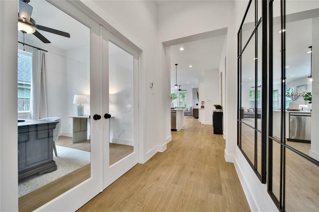 Property Photo: 296 N Cascade Heights Drive TX 77316