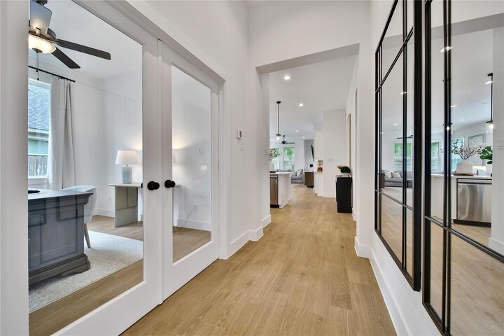 Property Photo:  296 N Cascade Heights Drive  TX 77316 