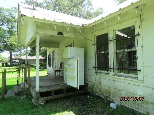 Property Photo: 2009 Las Palmas Drive TX 77642