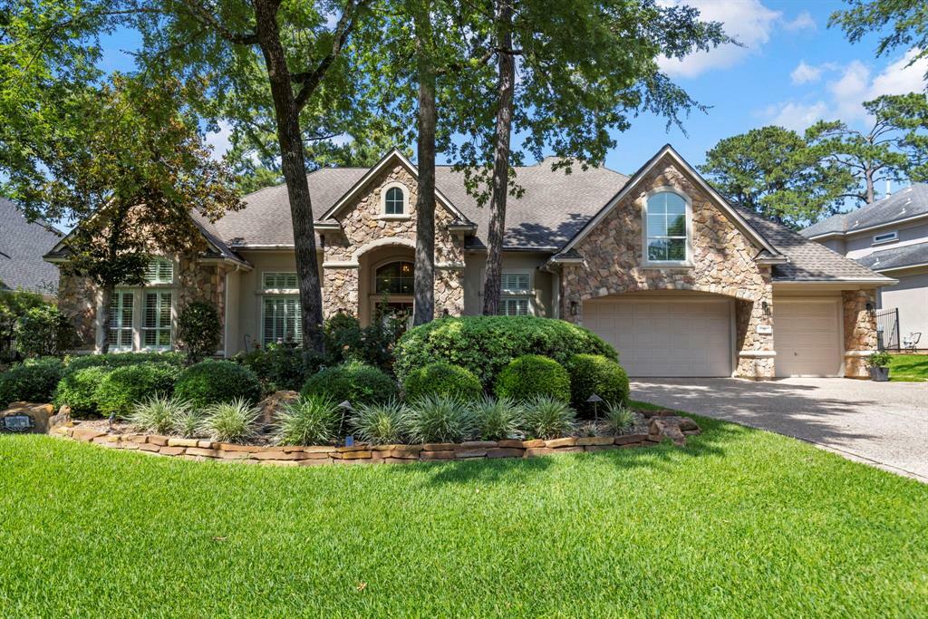 Property Photo: 14 Snow Pond Place TX 77382
