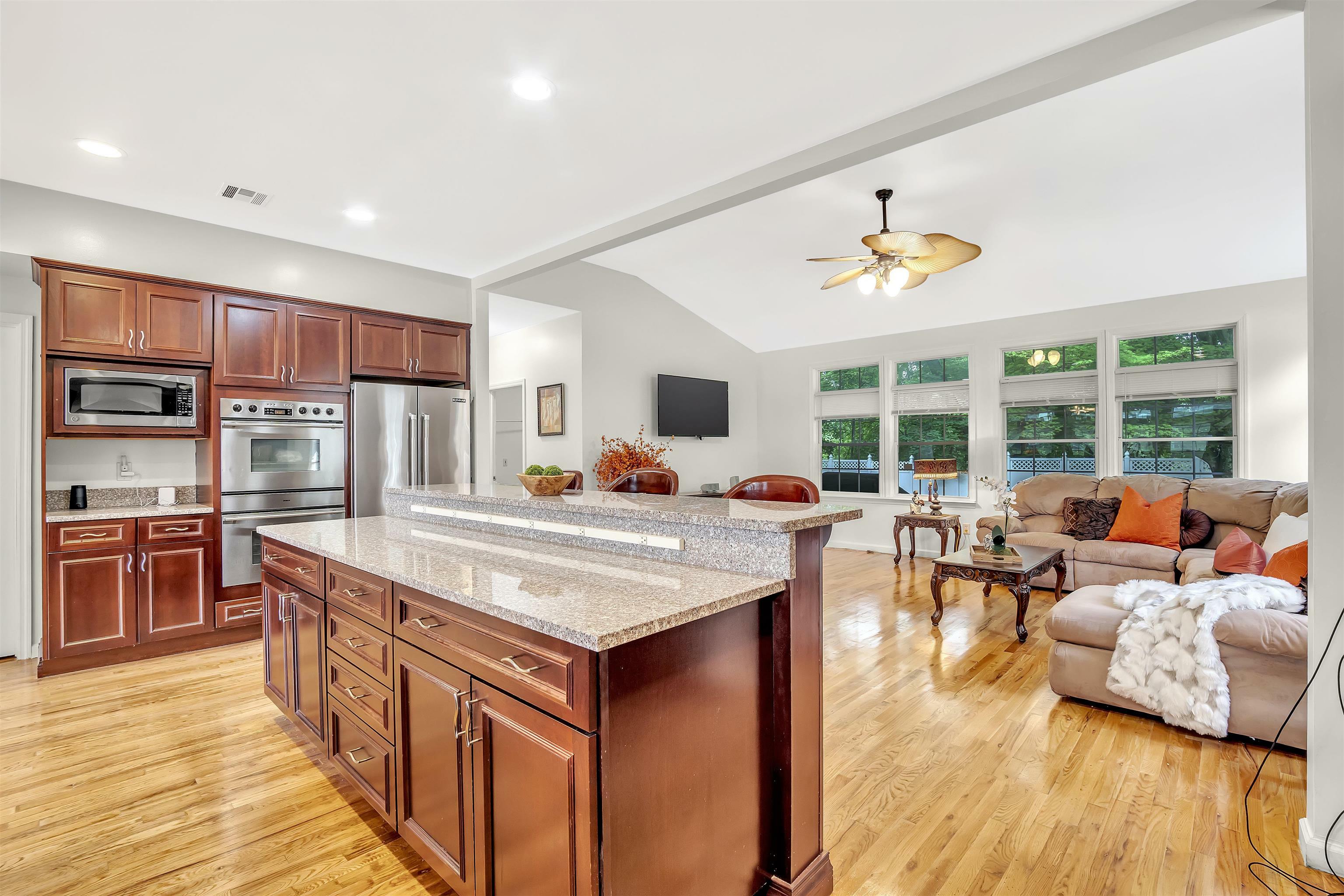 Property Photo:  8 Mary Ct  NJ 07430 