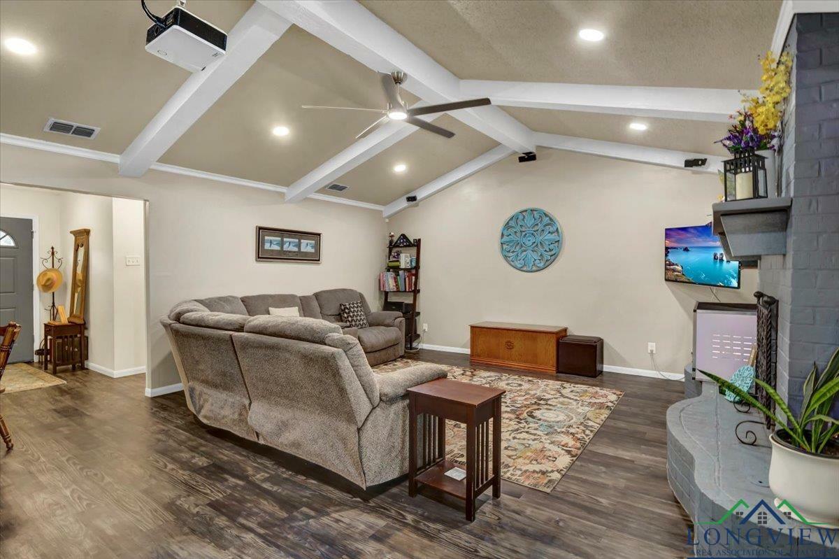 Property Photo: 918 S Evenside TX 75654