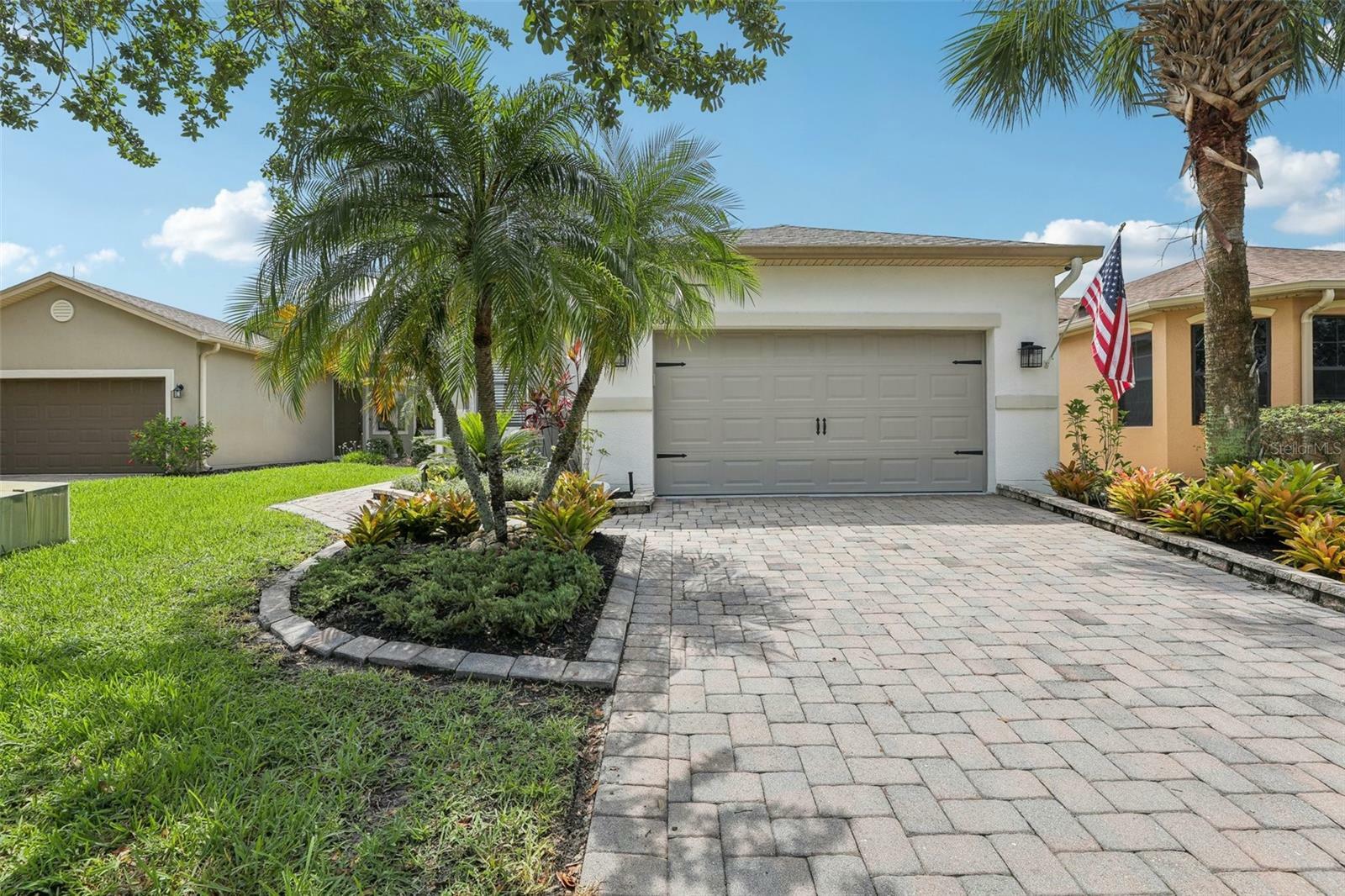Property Photo: 636 Grand Canal Drive FL 34759