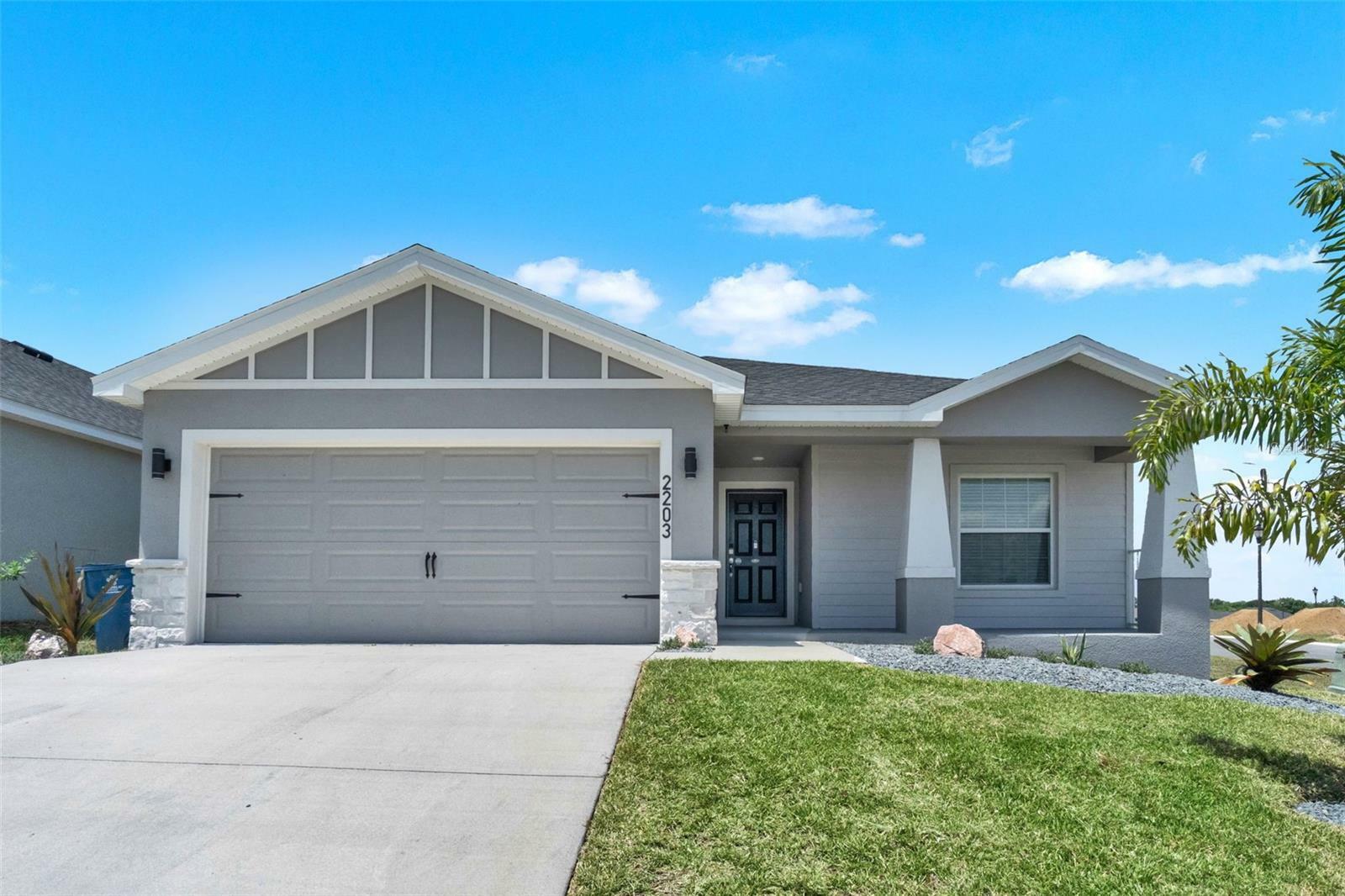 Property Photo: 2203 Sunset Way FL 33837