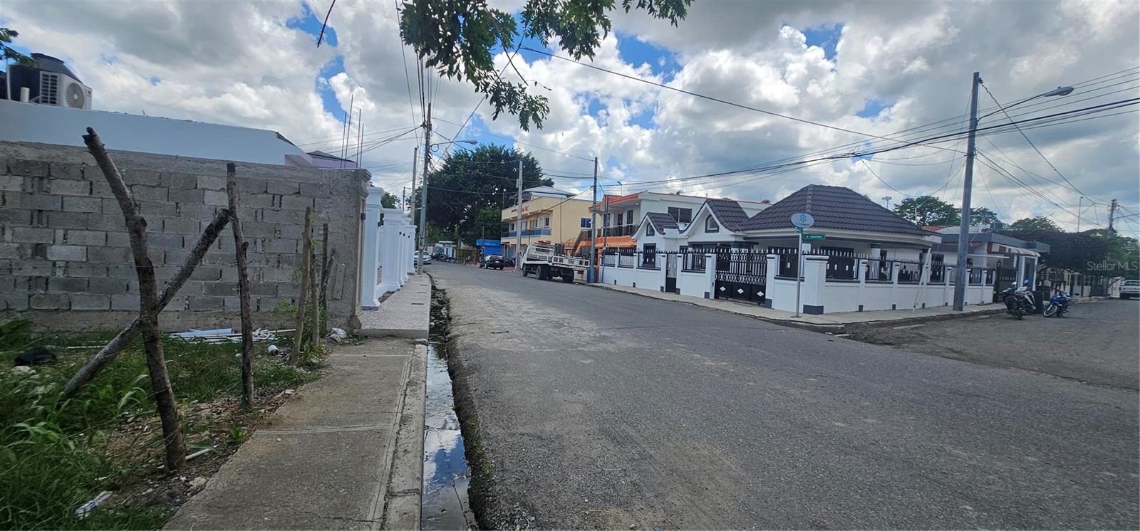 Property Photo: 10 NE La Sanchez Abajo, Tenares, Avenue NE 10 OC 34000
