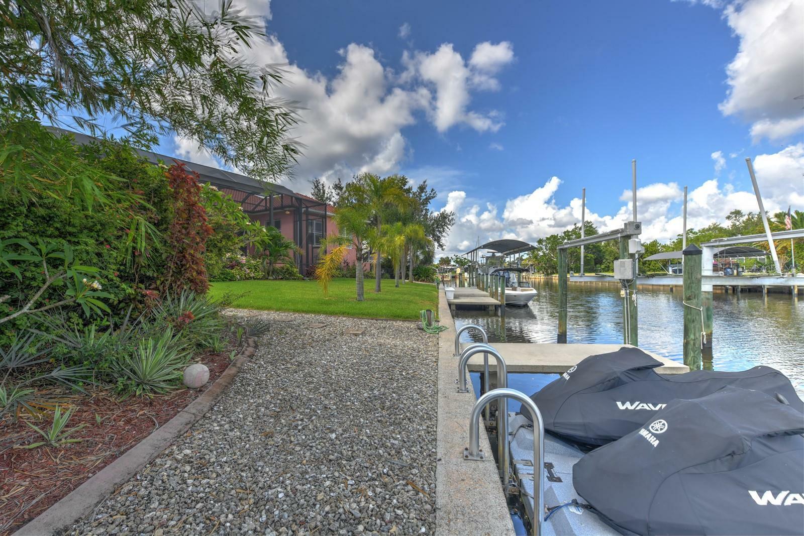 Property Photo: 4409 Crews Court FL 33952