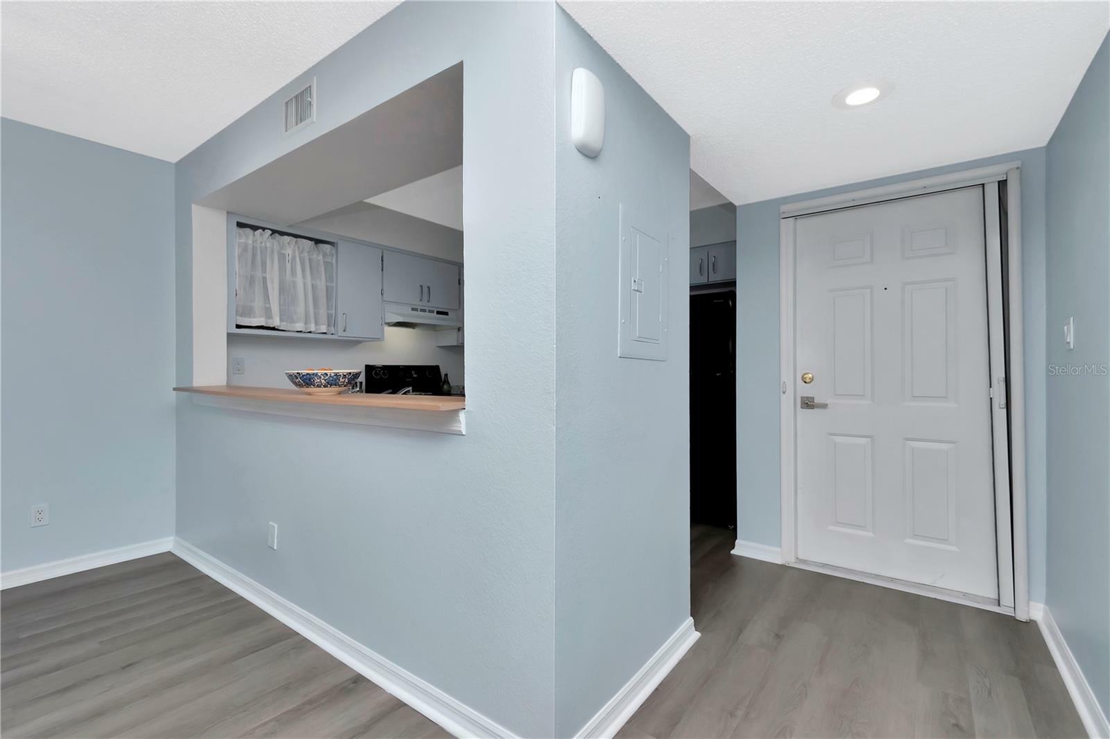 Property Photo: 6817 Stones Throw Circle N 17203 FL 33710