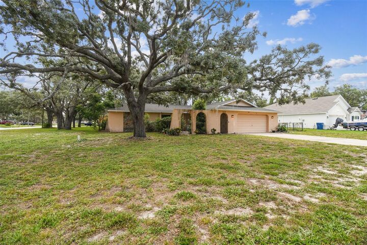 Property Photo:  2410 Covington Avenue  FL 34608 