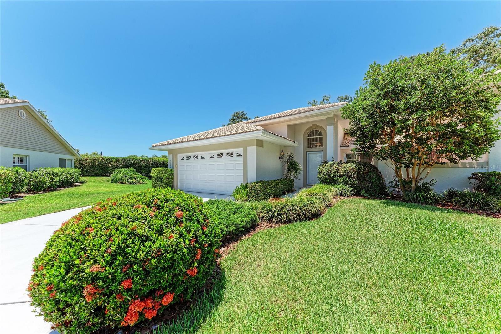 Property Photo: 7023 Woodside Oaks Circle 1 FL 34231