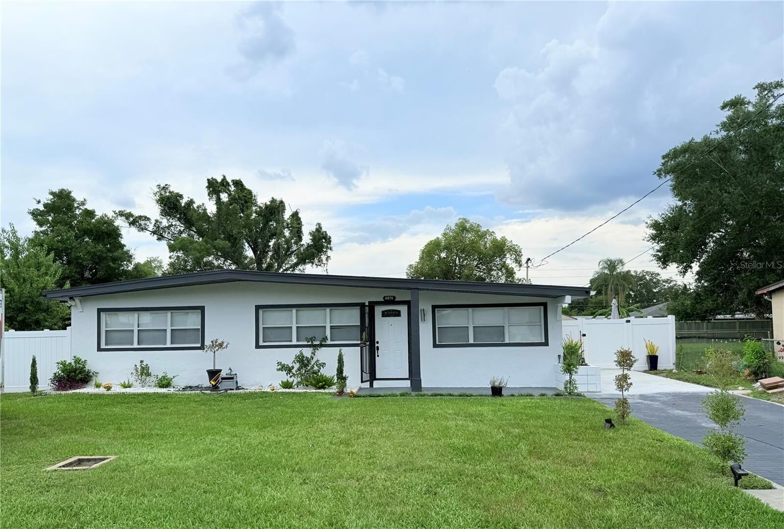 Property Photo:  4870 Seminole Avenue  FL 32792 